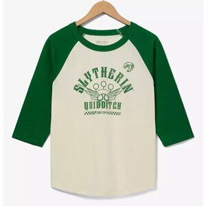 5/$30 💚 Harry Potter Slytherin Quidditch Raglan Tee | Size Medium | BoxLunch
